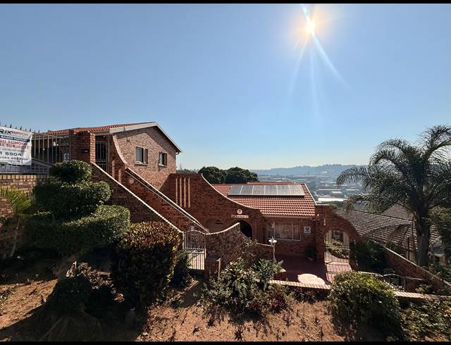 4 BEDROOM FREESTANDING FOR SALE IN KHARWASTAN